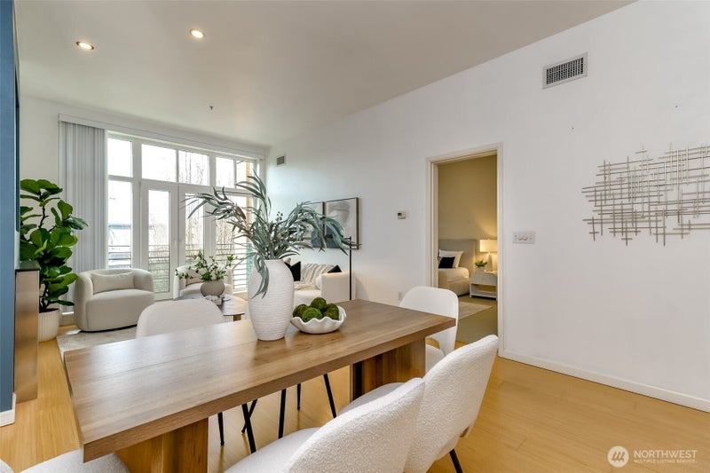 17 W Mercer Street 301