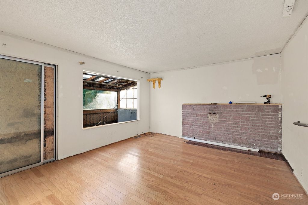 Photo of 9300 39th Avenue S, Seattle, WA 98118 (MLS # 2192523)