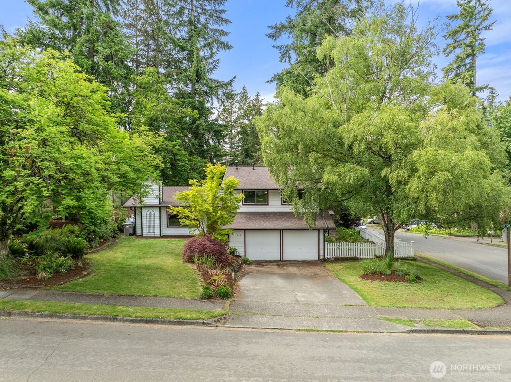 Photo of 1933 Dayton Drive SE, Renton, WA 98055 (MLS # 2415375)