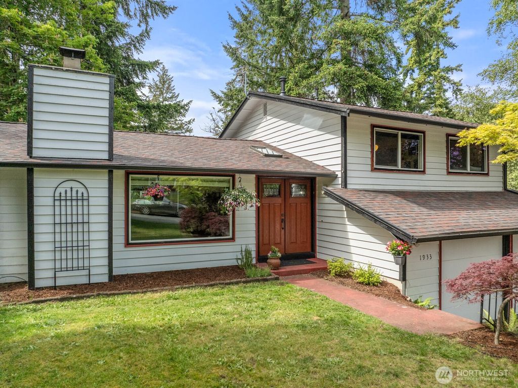 Photo of 1933 Dayton Drive SE, Renton, WA 98055 (MLS # 2415375)