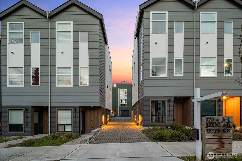 Photo of 12322 14TH Avenue NE #B, Seattle, WA 98125 (MLS # 2501430)