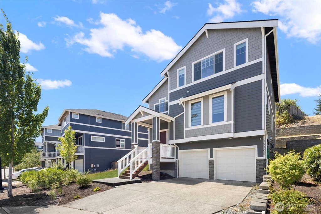 Photo of 19105 123rd Avenue SE, Renton, WA 98058 (MLS # 2562983)