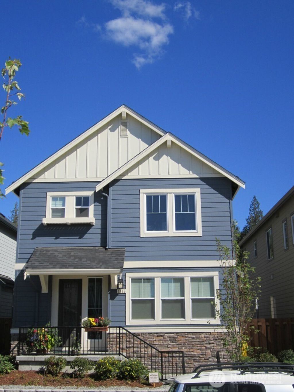 Photo of 1644 NE 14th Place, Issaquah, WA 98029 (MLS # 2488986)