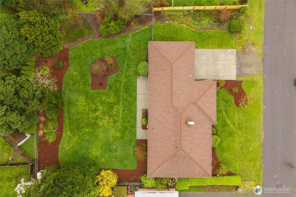 Photo of 762 Hilltop Avenue, Kent, WA 98031 (MLS # 2501355)