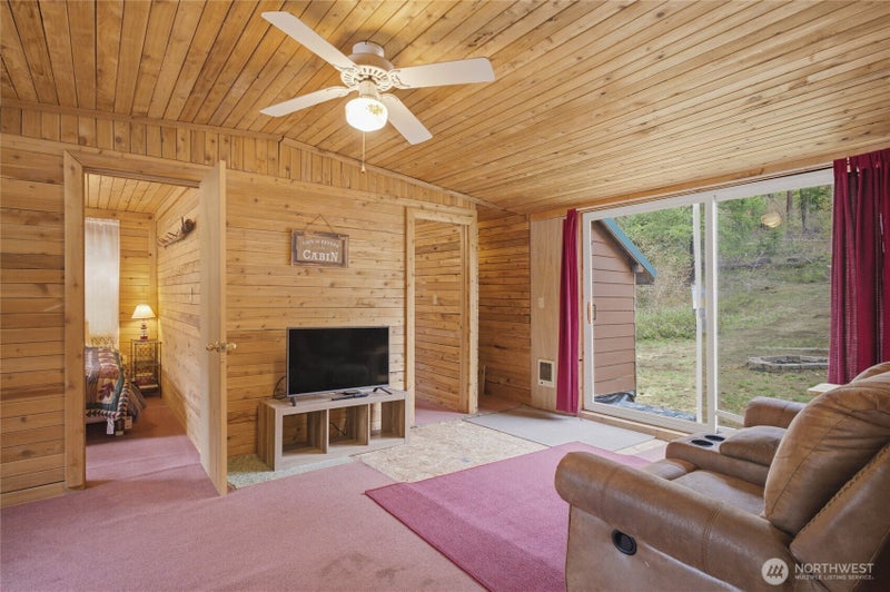 2205 Pine Tree Road