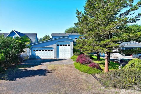 Photo of 681 Lake Island Avenue SE, Ocean Shores, WA 98569 (MLS # 2426679)