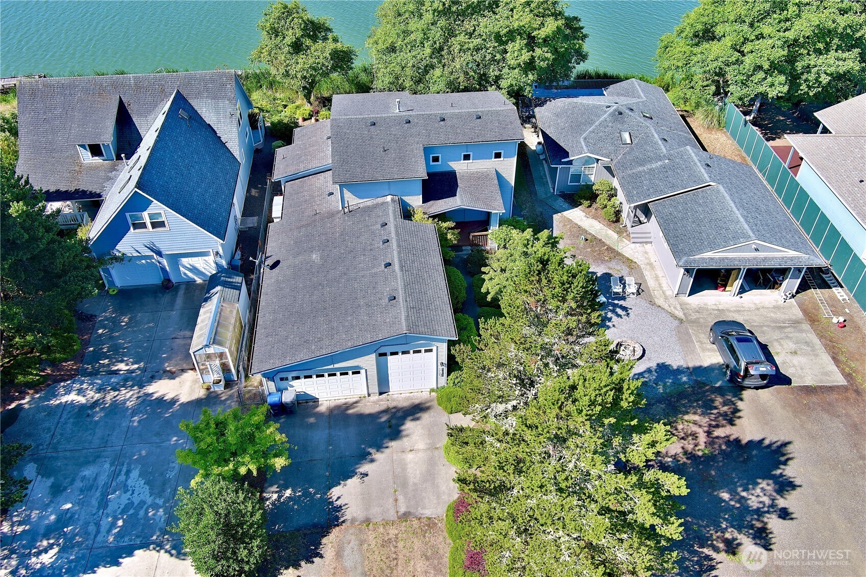 681 Lake Island Avenue SE