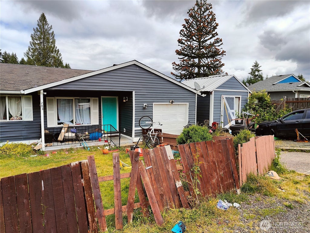 Photo of 203 St. Helens Way, Winlock, WA 98596 (MLS # 2537216)