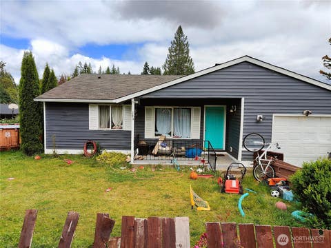 Photo of 203 St. Helens Way, Winlock, WA 98596 (MLS # 2537216)
