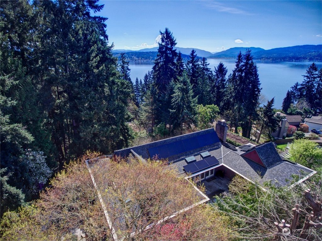 Photo of 17505 NE 4th Place, Bellevue, WA 98008 (MLS # 2218291)