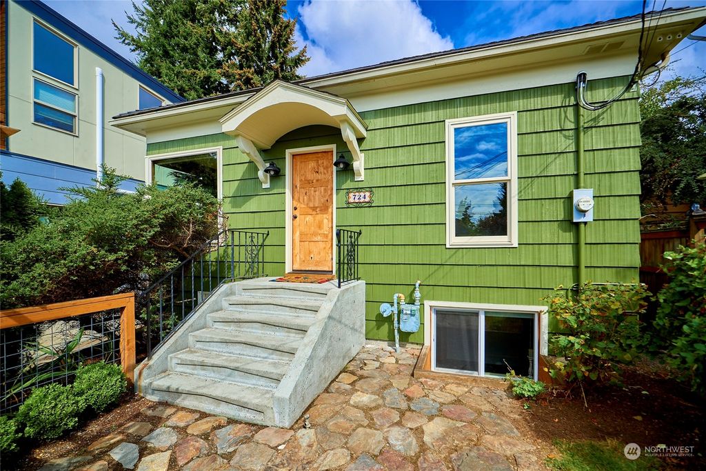 Photo of 724 N 84th St St, Seattle, WA 98103 (MLS # 2290781)