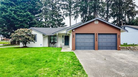 Photo of 37702 27th Place, Federal Way, WA 98003 (MLS # 2519070)