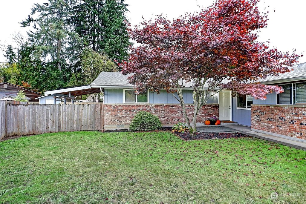 Photo of 4622 130th Place NE, Marysville, WA 98271 (MLS # 2304336)