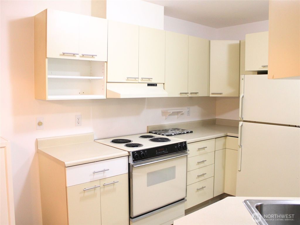 Photo of 1750 152nd Avenue NE #W-211, Bellevue, WA 98007 (MLS # 2499493)