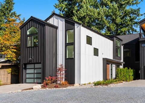 Photo of 1518 NE 113th Street, Seattle, WA 98125 (MLS # 2590959)