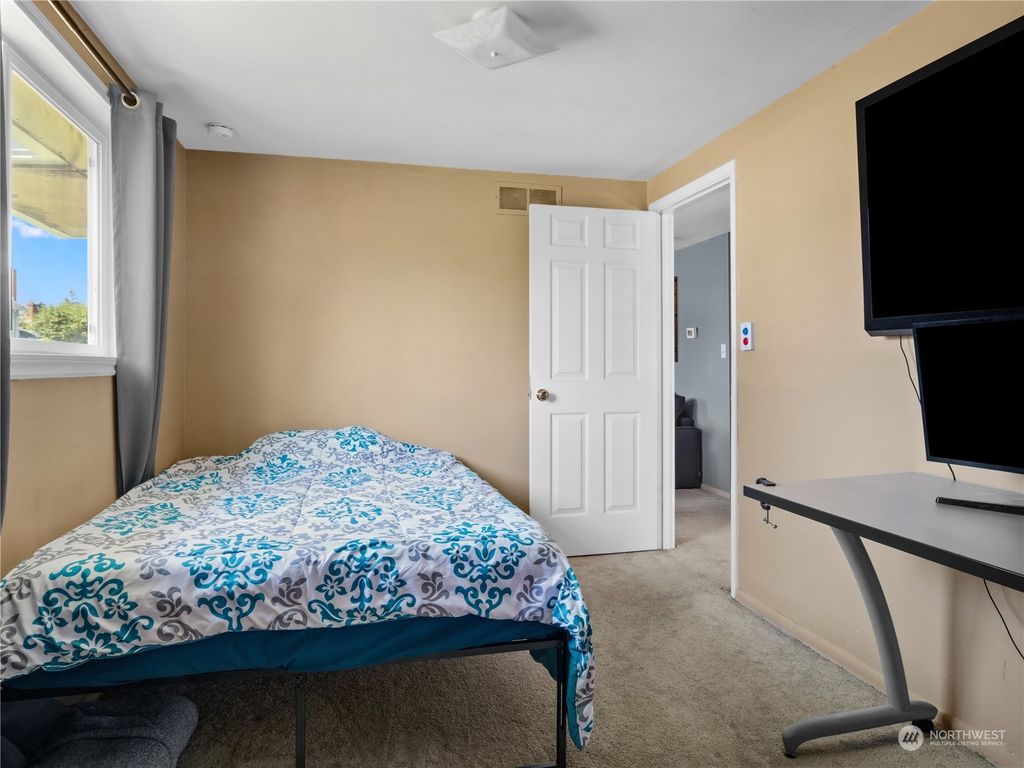 listing image 9360810750782780363
