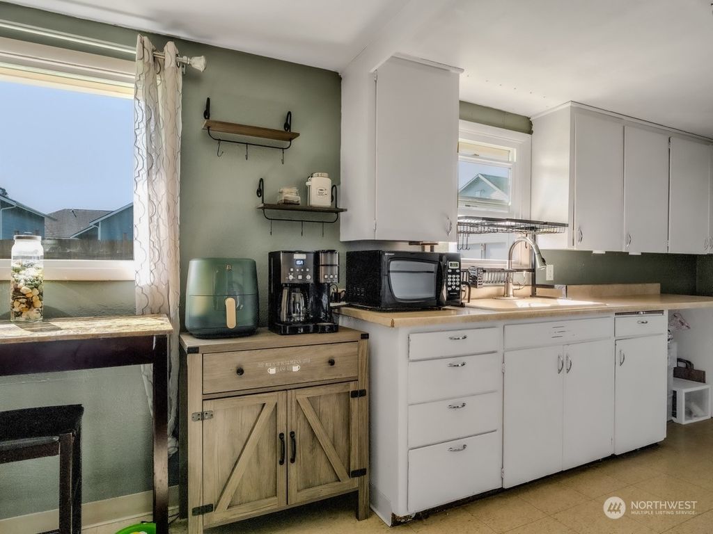 listing image 9367254676111975677
