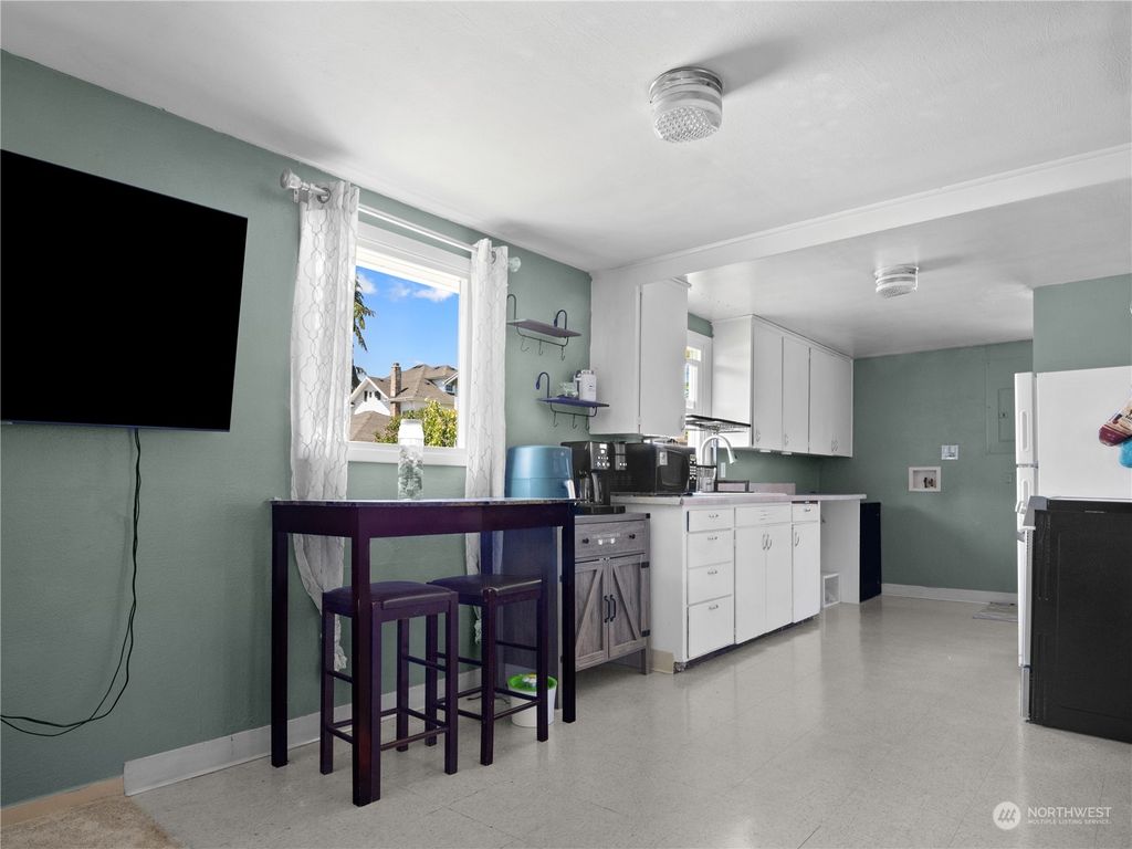 listing image 9367321005442357720