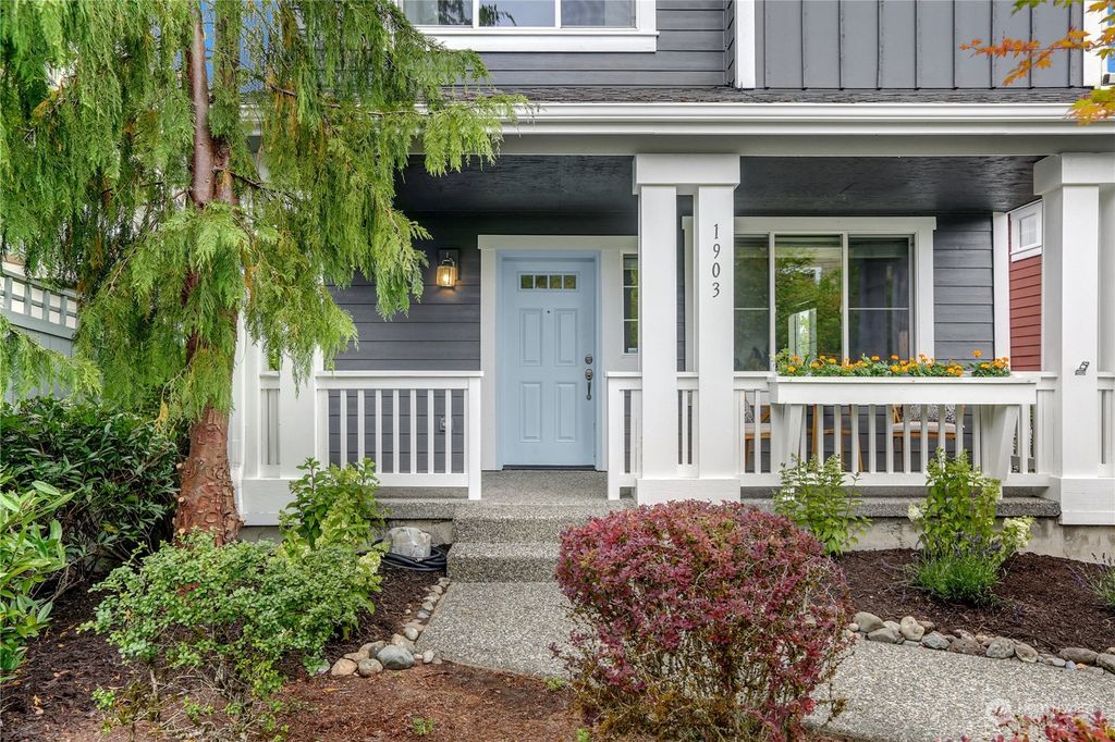 Photo of 1903 NE Kensington Court, Issaquah, WA 98029 (MLS # 2138525)