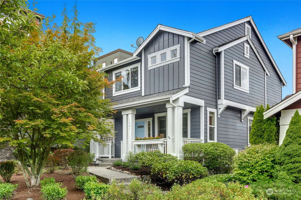 Photo of 1903 NE Kensington Court, Issaquah, WA 98029 (MLS # 2138525)