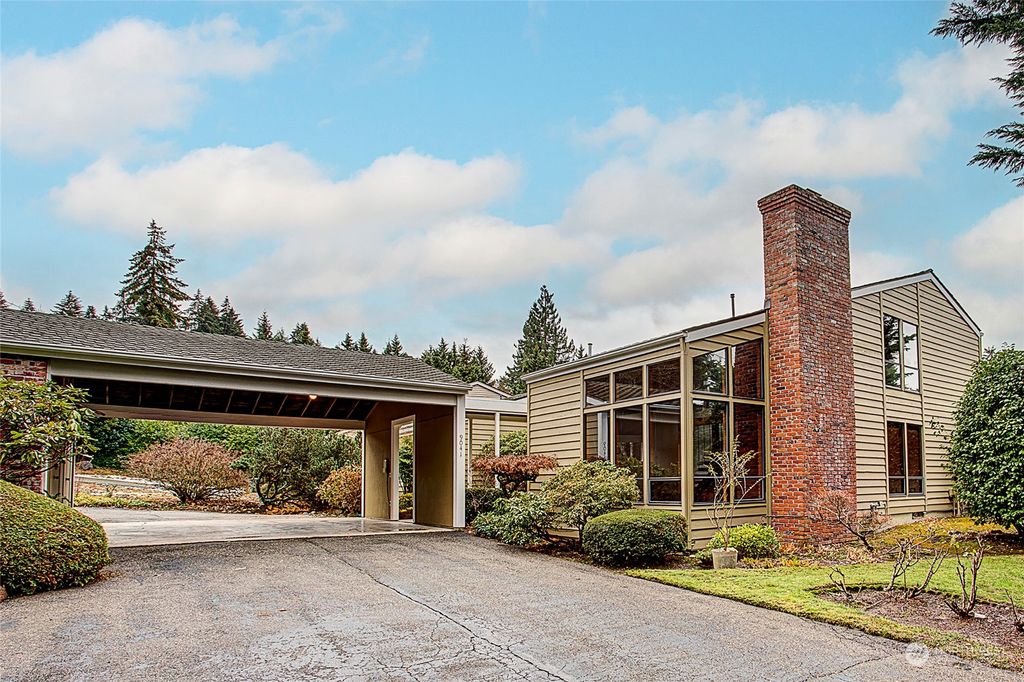 Photo of 9041 NE 28th Street, Clyde Hill, WA 98004 (MLS # 2018764)