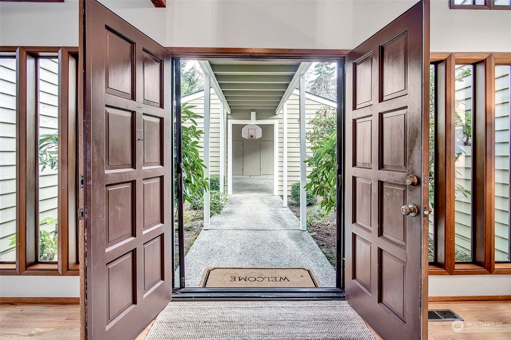 Photo of 9041 NE 28th Street, Clyde Hill, WA 98004 (MLS # 2018764)