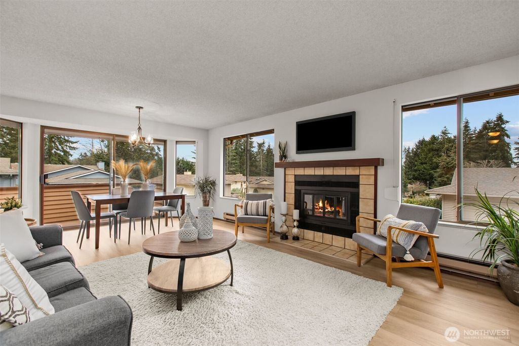 Photo of 1118 S 249th Place, Des Moines, WA 98198 (MLS # 2332629)