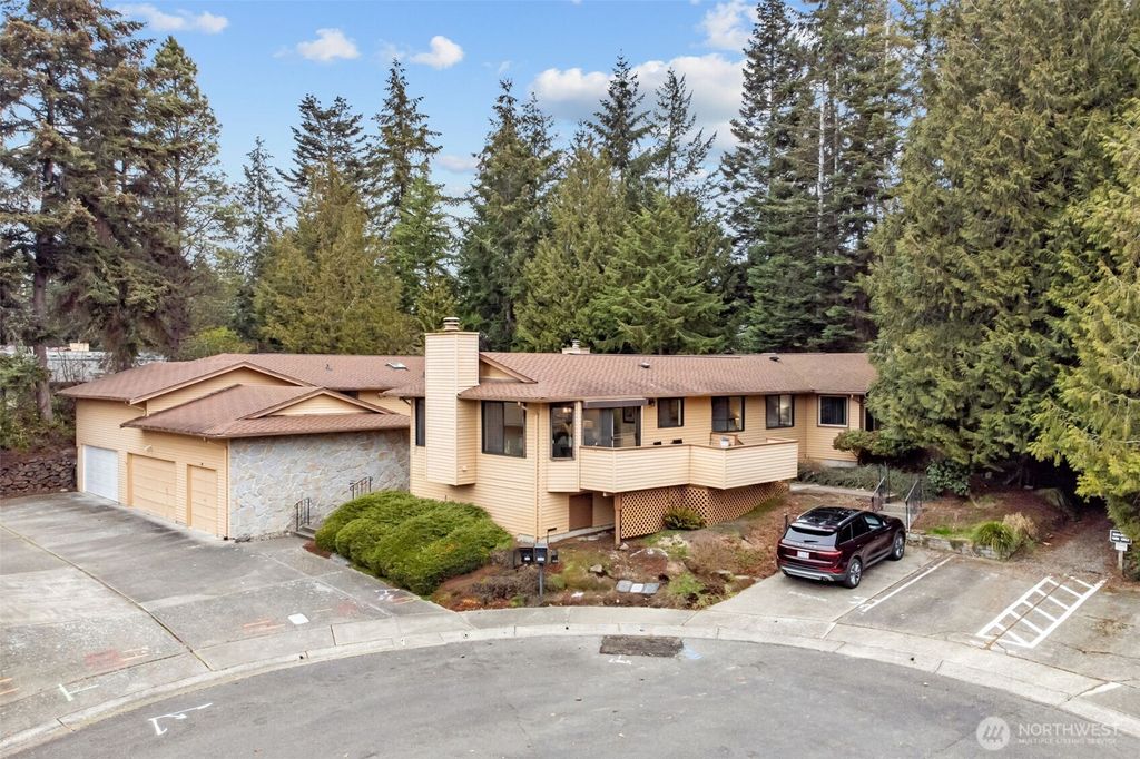 Photo of 1118 S 249th Place, Des Moines, WA 98198 (MLS # 2332629)