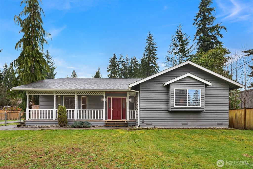 Photo of 12401 8th Drive SE, Everett, WA 98208 (MLS # 2491629)