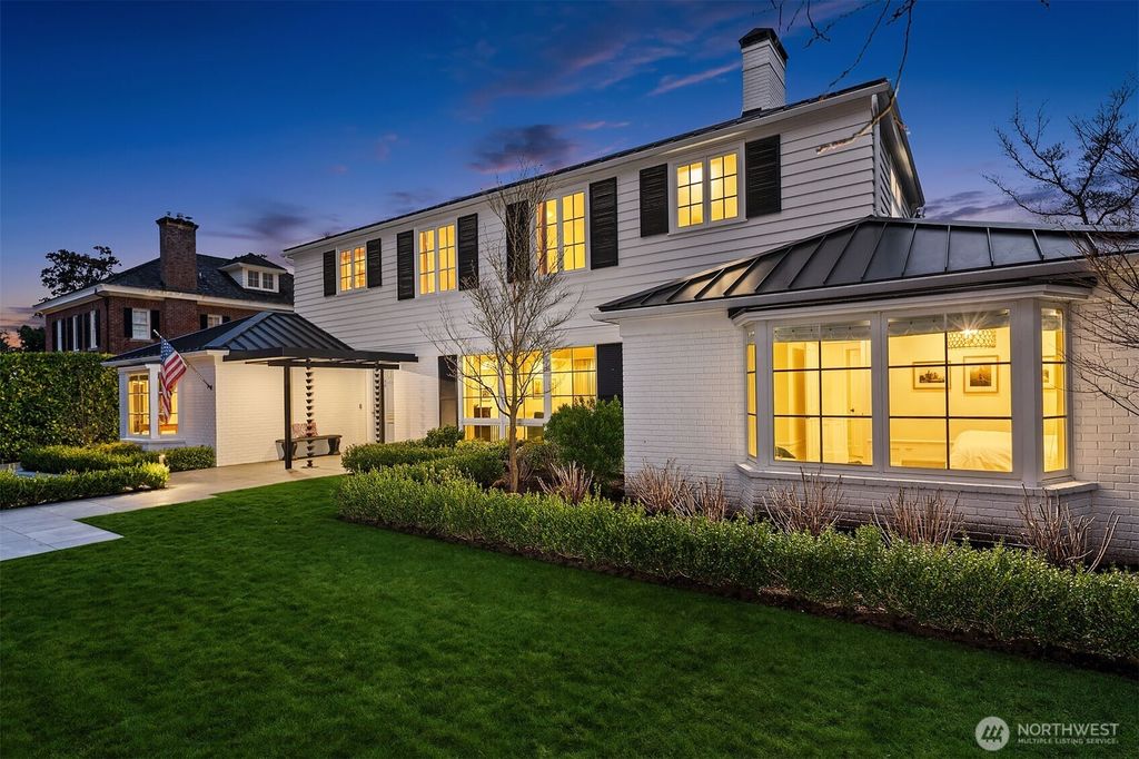 Photo of 1403 Shenandoah Drive E, Seattle, WA 98112 (MLS # 2489901)