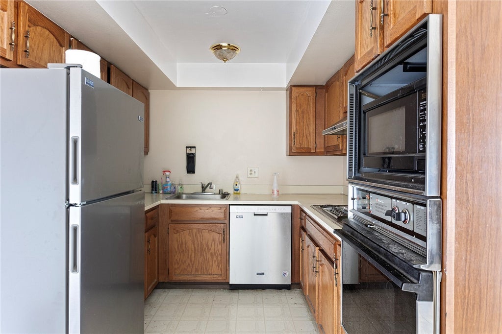 Photo of 21625 29th Avenue S #A - H, Des Moines, WA 98198 (MLS # 2599100)