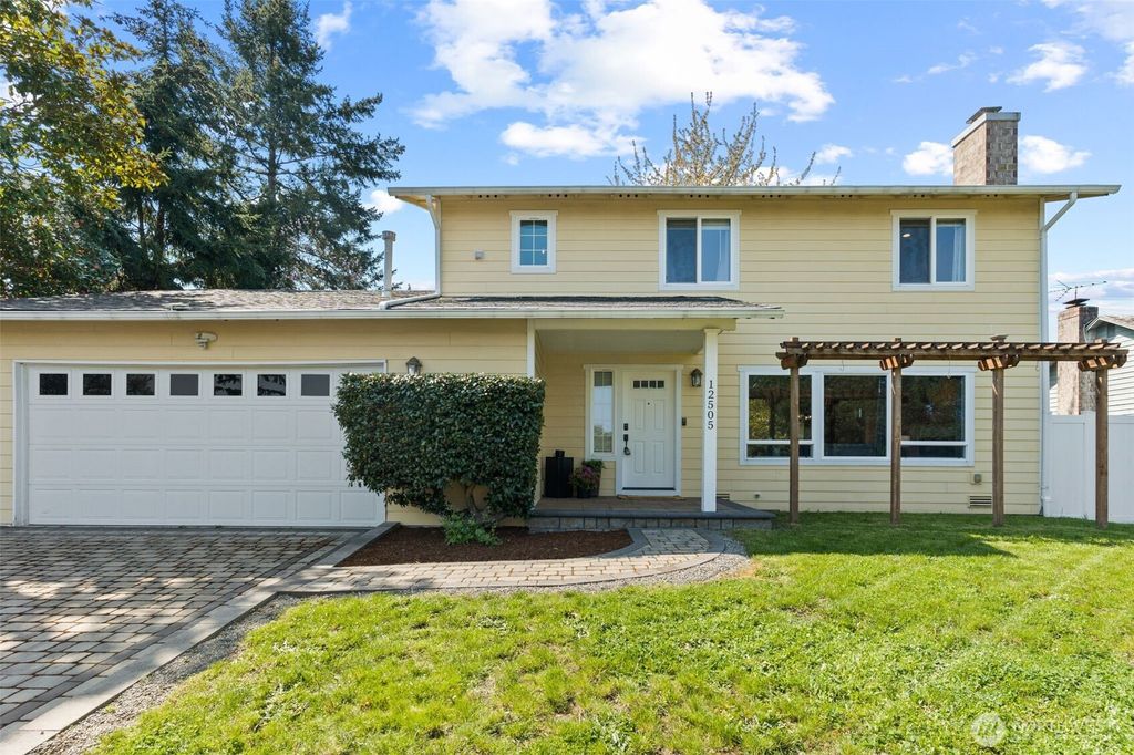 Photo of 12505 88th Place NE, Kirkland, WA 98034 (MLS # 2360083)