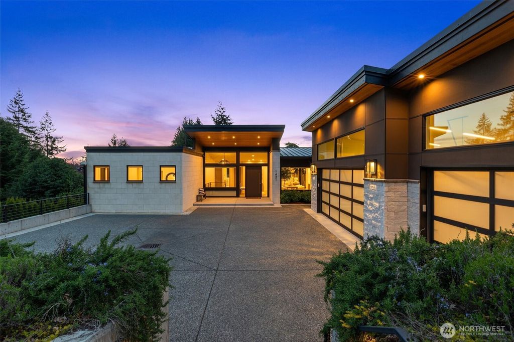 Photo of 1421 88th Avenue NE, Clyde Hill, WA 98004 (MLS # 2509683)