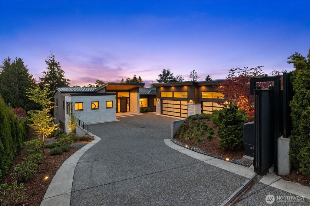 Photo of 1421 88th Avenue NE, Clyde Hill, WA 98004 (MLS # 2509683)