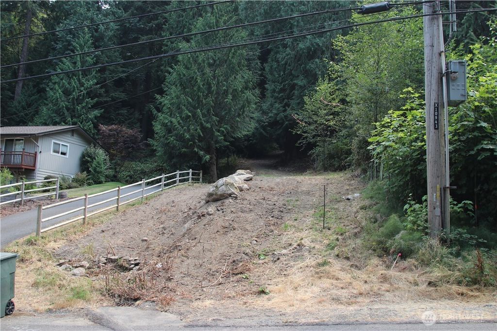 Photo of 17701 SE 60TH Street, Bellevue, WA 98006 (MLS # 2492180)