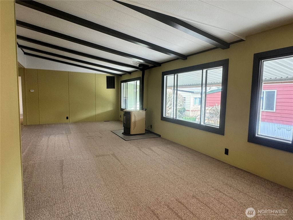 listing image 9367812122396692559
