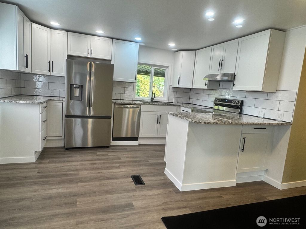 listing image 9362398540818636128