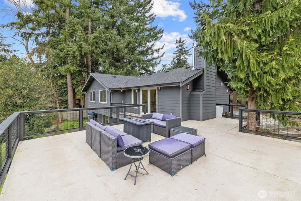 Photo of 2000 NE 27th Street, Renton, WA 98056 (MLS # 2485479)