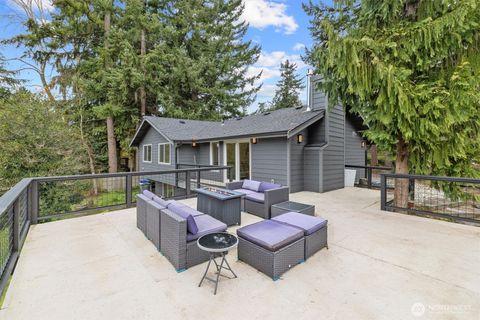 Photo of 2000 NE 27th Street, Renton, WA 98056 (MLS # 2485479)