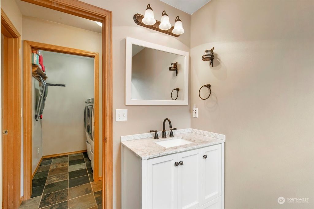 listing image 9369569559114705912