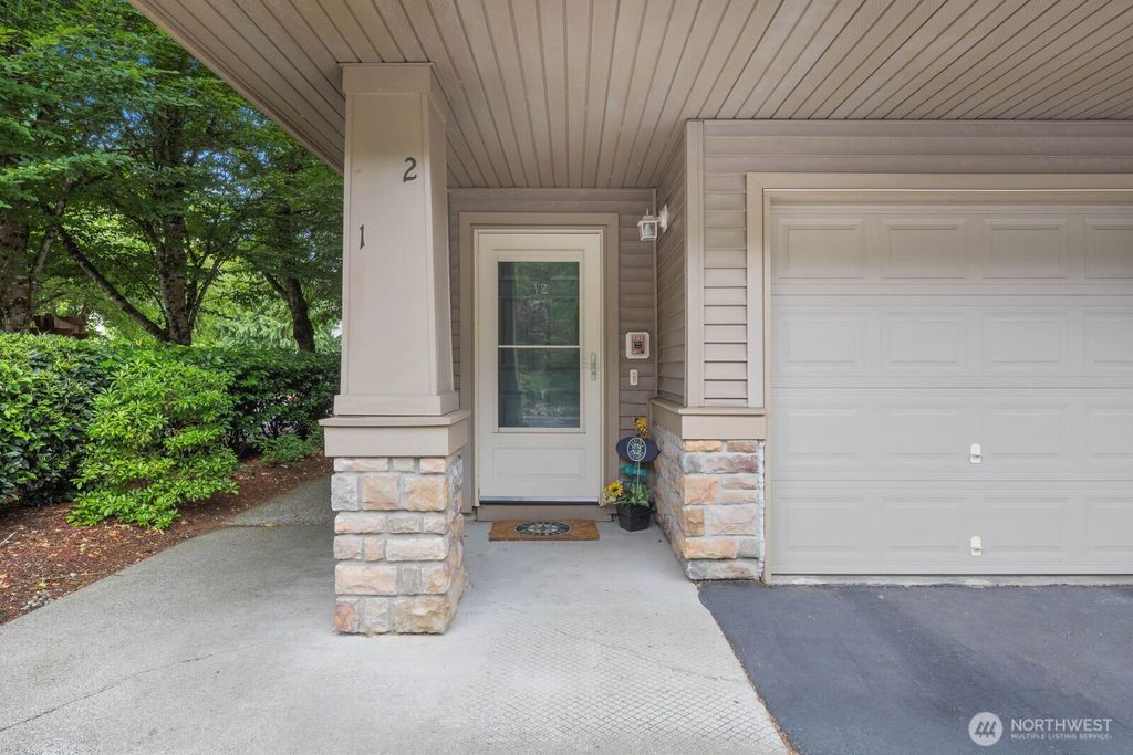 Photo of 15325 SE 155th Place #V2, Renton, WA 98058 (MLS # 2548422)