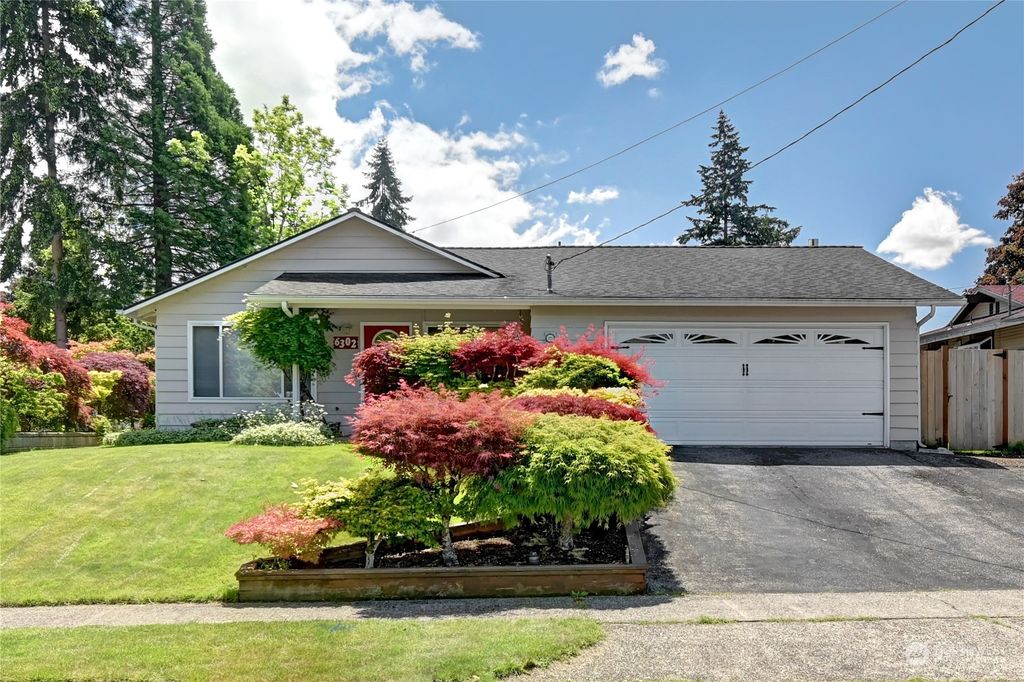 Photo of 6302 185th Street SW, Lynnwood, WA 98037 (MLS # 2247544)