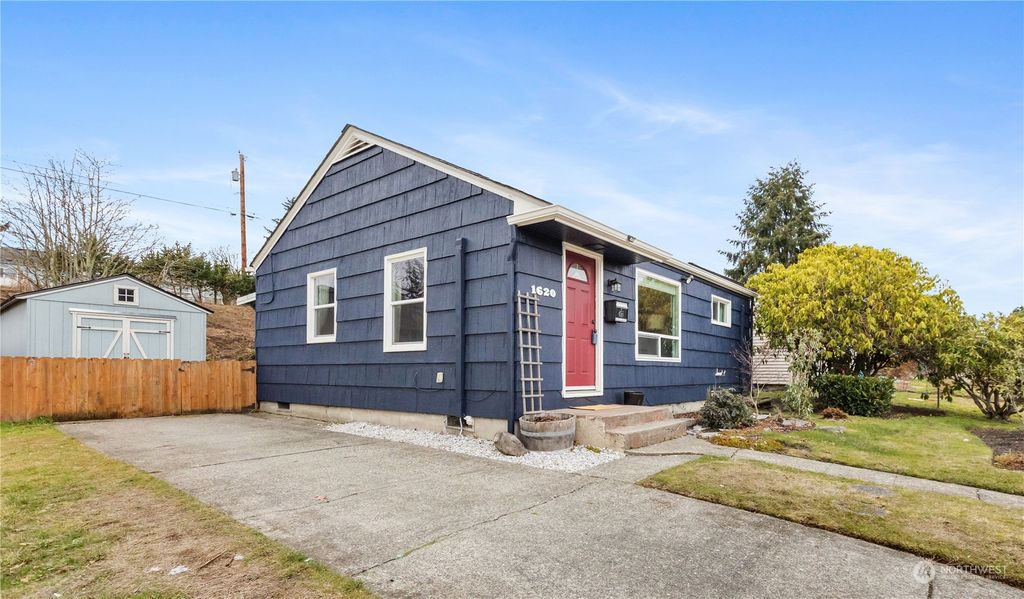 Photo of 1620 Pine Street, Everett, WA 98201 (MLS # 2043152)