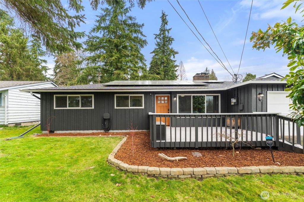 Photo of 15713 King Place, Lynnwood, WA 98087 (MLS # 2343577)