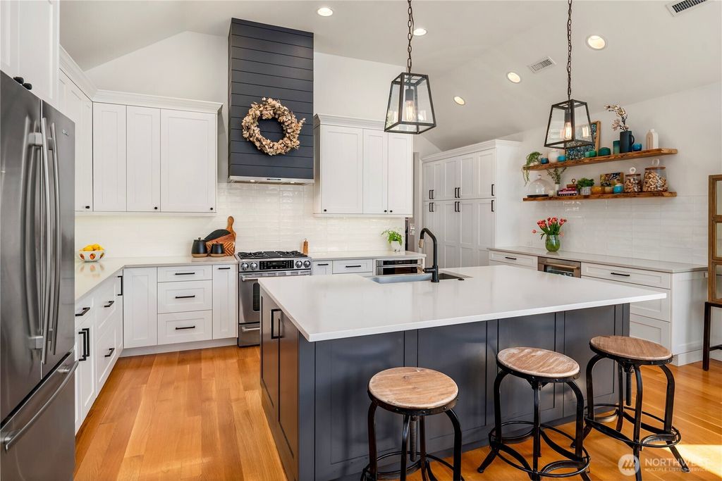 Photo of 3260 Belvidere Avenue SW, Seattle, WA 98126 (MLS # 2351330)