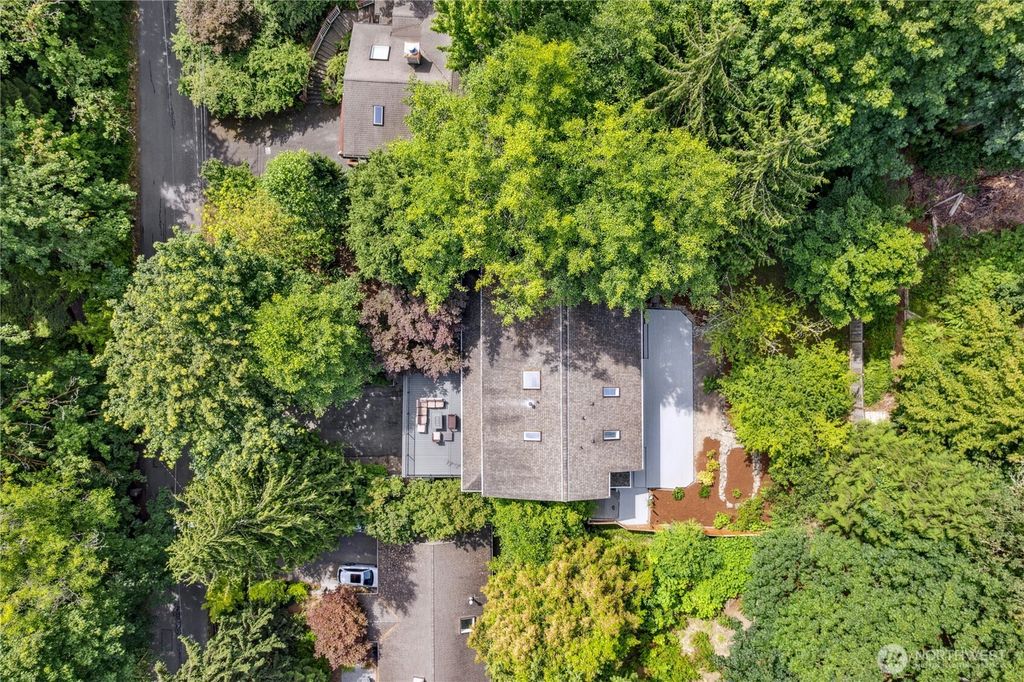 Photo of 17519 33rd Avenue NE, Lake Forest Park, WA 98155 (MLS # 2428676)
