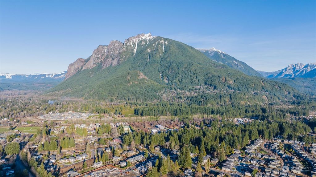 Photo of 720 SE 8th Street, North Bend, WA 98045 (MLS # 2146065)