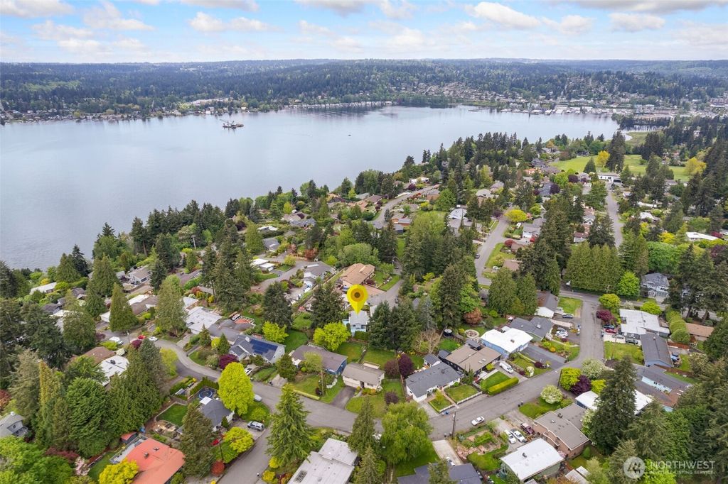 Photo of 15420 62nd Place NE, Kenmore, WA 98028 (MLS # 2366939)
