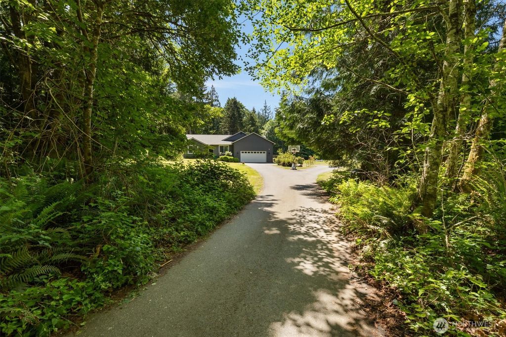 Photo of 9193 SE Willock Road, Olalla, WA 98359 (MLS # 2531745)