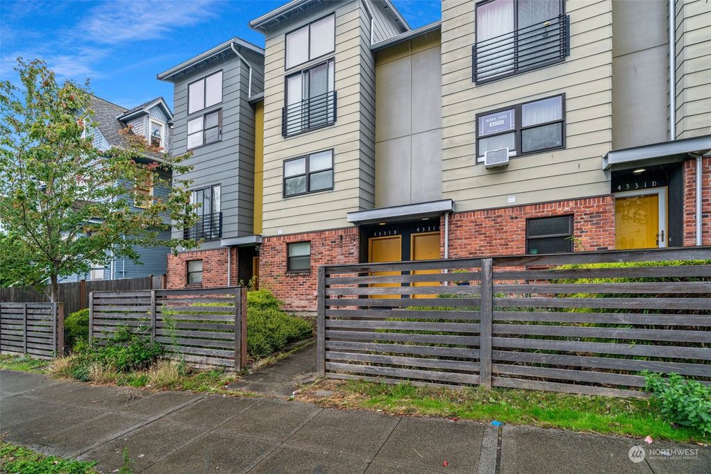 Photo of 4331 9th Avenue NE #B, Seattle, WA 98105 (MLS # 2168116)